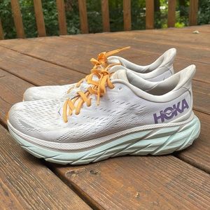 Womens Hoka Clifton 8 size 9